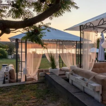 Vila Danube , 25 Min From Belgrade, 20 Min Airport, Private Pool & Sauna *